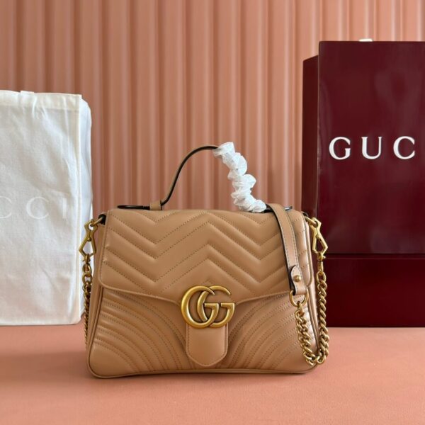 Marmont Medium Top Handle Bag  (حقيبة مارمونت متوسطة الحجم بمقبض علوي)