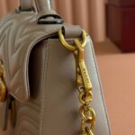 Marmont Small Top Handle Bag (حقيبة  مارمونت ذات مقبض علوي) - Image 5