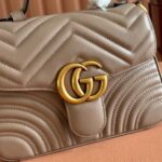 Marmont Small Top Handle Bag (حقيبة  مارمونت ذات مقبض علوي) - Image 9