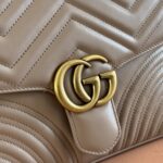 Marmont Medium Top Handle Bag (حقيبة مارمونت متوسطة الحجم بمقبض علوي) - Image 5