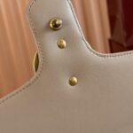 Marmont Medium Top Handle Bag (حقيبة مارمونت متوسطة الحجم بمقبض علوي) - Image 2