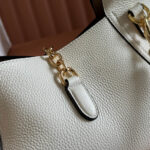 Gucci Softbit Medium Shoulder Bag (حقيبة كتف متوسطة سوفت بيت) - Image 6
