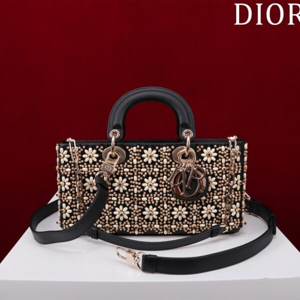 Lady Joy Embroidered Bag (حقيبة ليدي جوي مطرزة)