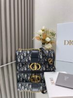 Montaigne Small Chain Bag (حقيبة مونتين ميني بسلسلة)