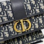 Montaigne Small Chain Bag (حقيبة مونتين ميني بسلسلة) - Image 5