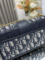 Montaigne Small Chain Bag (حقيبة مونتين ميني بسلسلة) - Image 9