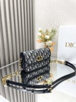 Montaigne Avenue Handbag(حقيبة يد مونتين أفينيو) - Image 2