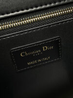 Montaigne Handbag(حقيبة مونتين) - Image 4