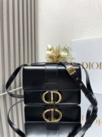 Montaigne Handbag(حقيبة مونتين)