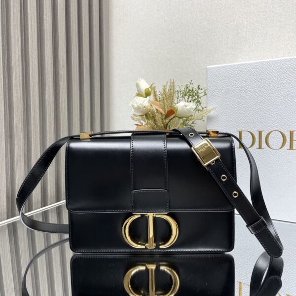 Montaigne Handbag(حقيبة مونتين)