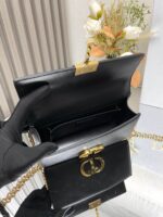 Montaigne Small Chain Bag(حقيبة مونتين ميني بسلسلة) - Image 4