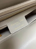 Small D Jolie Pearl Handbag (حقيبة يد دي جولي ميكرو باللؤلؤ) - Image 5