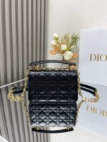 Mini D Jolie Pearl Handbag (حقيبة يد دي جولي ميني باللؤلؤ) - Image 4