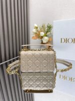 Mini D Jolie Pearl Handbag (حقيبة يد دي جولي ميني باللؤلؤ) - Image 7