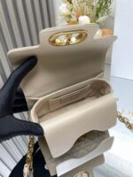 Mini D Jolie Pearl Handbag (حقيبة يد دي جولي ميني باللؤلؤ) - Image 9