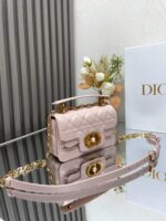 Mini D Jolie Pearl Handbag (حقيبة يد دي جولي ميني باللؤلؤ) - Image 4