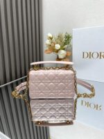 Mini D Jolie Pearl Handbag (حقيبة يد دي جولي ميني باللؤلؤ) - Image 5