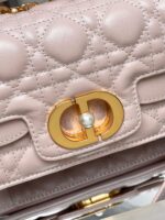 Mini D Jolie Pearl Handbag (حقيبة يد دي جولي ميني باللؤلؤ) - Image 6