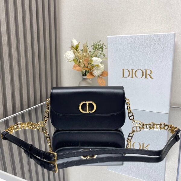 Montaigne Avenue Enamel Chain Handbag(حقيبة يد مونتين أفينيو بسلسلة مينا)