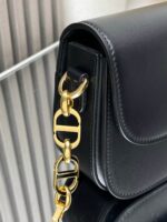 Montaigne Avenue Enamel Chain Handbag(حقيبة يد مونتين أفينيو بسلسلة مينا) - Image 5