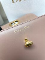 Montaigne Avenue Enamel Chain Handbag(حقيبة يد مونتين أفينيو بسلسلة مينا) - Image 8