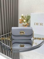 Montaigne Avenue Enamel Chain Handbag(حقيبة يد مونتين أفينيو بسلسلة مينا)