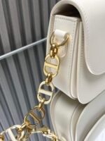 Montaigne Avenue Enamel Chain Handbag(حقيبة يد مونتين أفينيو بسلسلة مينا) - Image 3