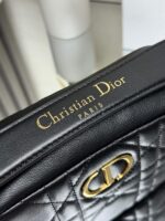 Small D Caro Top Handle Camera Bag (حقيبة كاميرا دي كارو ميكرو بمقبض علوي) - Image 3