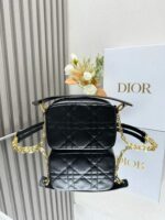 Small D Caro Top Handle Camera Bag (حقيبة كاميرا دي كارو ميكرو بمقبض علوي) - Image 9