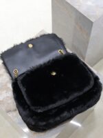 Generic Autumn/Winter Plush Bag (حقيبة قطيفة عامة لموسم الخريف/الشتاء) - Image 9