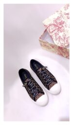 Walk'n'D Sneaker (حذاء ووك'ن'دي سنيكرز) 