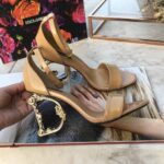 Patent Leather Sandals  صندلمن الجلد اللامع - Image 6