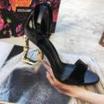 Patent Leather Sandals  صندلمن الجلد اللامع - Image 3