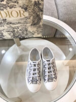 D Sneaker ( حذاء دي سنيكرز)