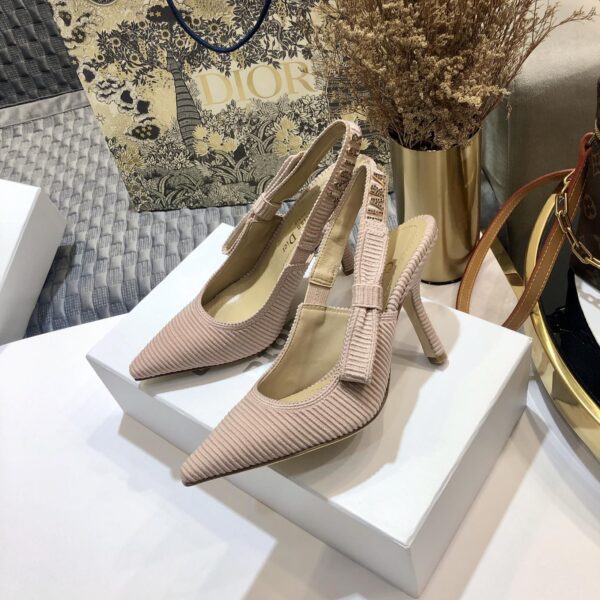 D Slingback Pump (حذاء دي سلاينج باك)