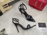 Strappy Sandal (بأحزمة صندل )