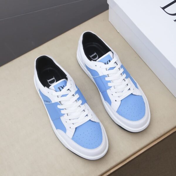 D Low-Top Sneaker ( حذاء دي منخفض سنيكرز)