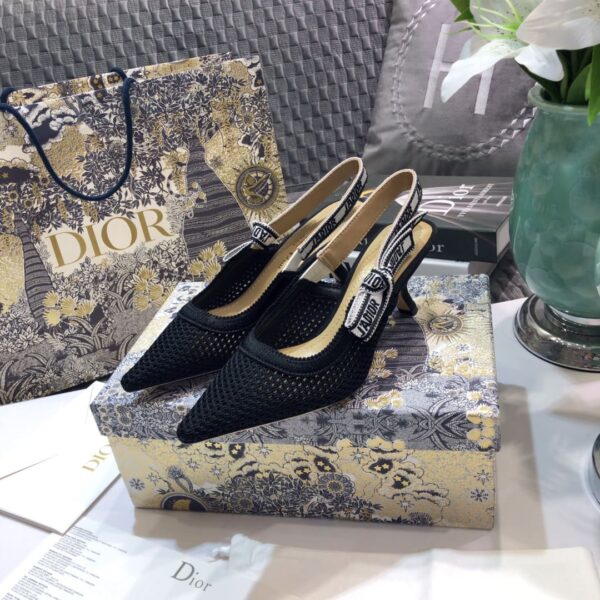 D Slingback Pump ((حذاء دي سلاينج باك)