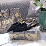 D Slingback Pump ((حذاء دي سلاينج باك)