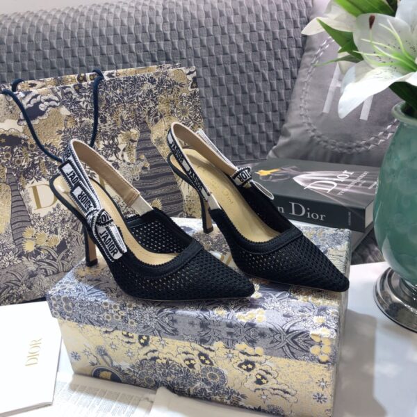 D Slingback Pump ((حذاء دي سلاينج باك)