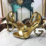 Patent Leather Sandals  صندلمن الجلد اللامع - Image 3