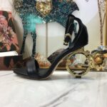 Patent Leather Sandals  صندلمن الجلد اللامع - Image 5