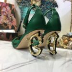 Patent Leather Sandals  صندلمن الجلد اللامع - Image 6