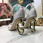 Patent Leather Sandals  صندلمن الجلد اللامع - Image 8