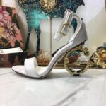 Patent Leather Sandals  صندلمن الجلد اللامع - Image 9