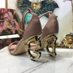 Patent Leather Sandals  صندلمن الجلد اللامع - Image 3