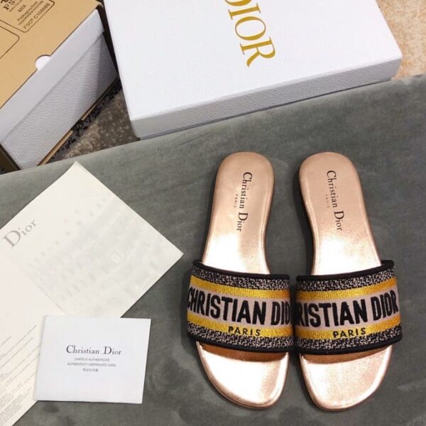 D Dway Slide ( حذاء دي دواي سلايد )