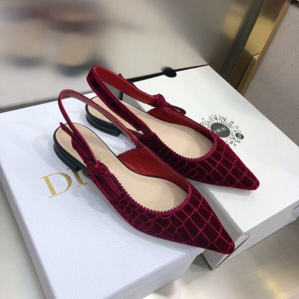 D Slingback Pump ((حذاء دي سلاينج باك)