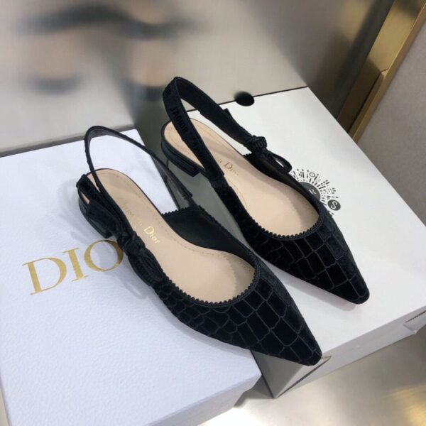 D Slingback Pump ((حذاء دي سلاينج باك)