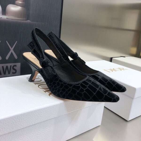 D Slingback Pump ((حذاء دي سلاينج باك)